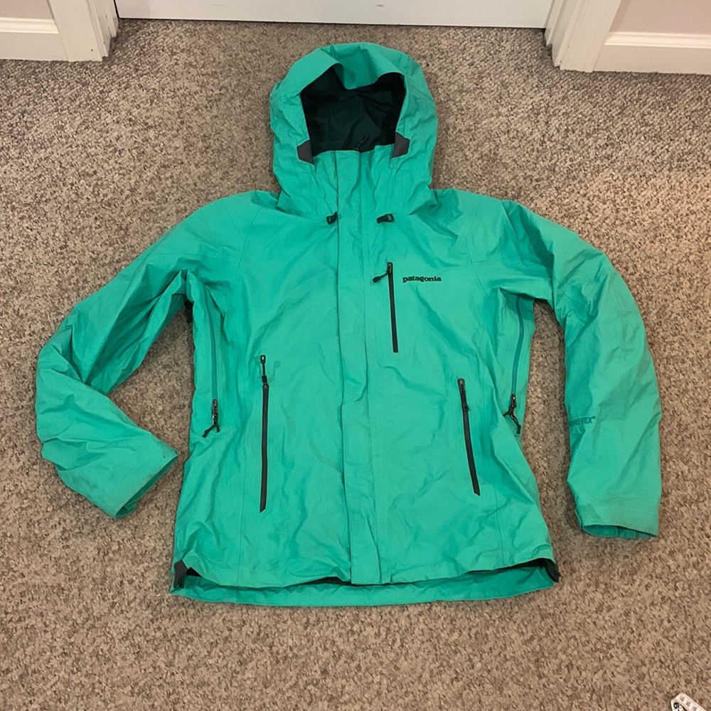 Patagonia mint green Gore Tex hooded windbreaker rain jacket sz M